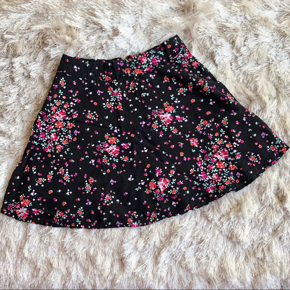 Girl’s Bethany Mota Floral Skirt (XS)
